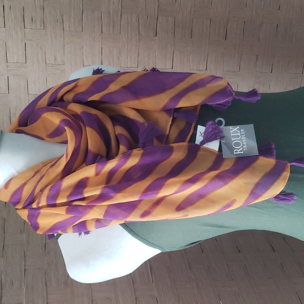 Roux Traveler Tiger Wrap Scarf